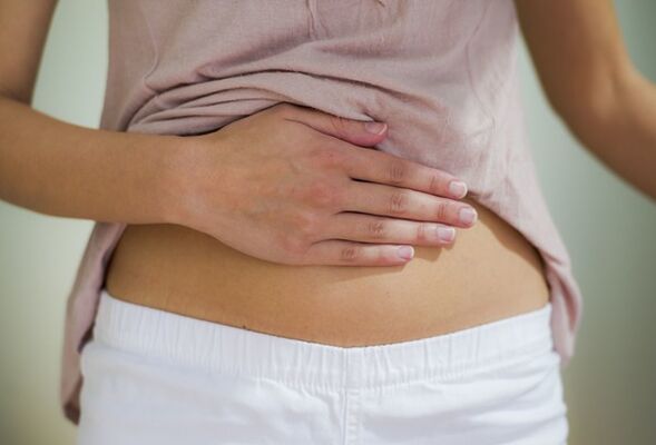dolor abdominal debido a gusanos